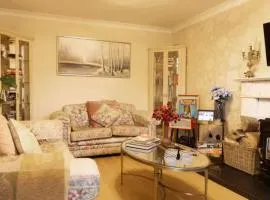 Fitz of Inch - The Farm House Guest House Rooms