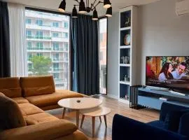 Costal Crown - Luxury 2BR Seafront Apartment