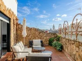 Castle View Luxury Duplex with Private Terrace