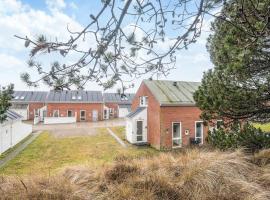 6 person holiday home in Rømø-By Traum, hotel in Høm