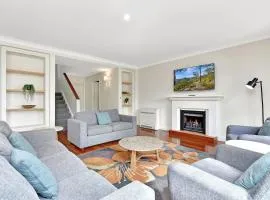 Villa Chardonnay with Free Wine Tasting