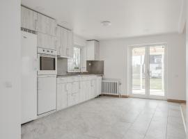 Yellow house, hotel en Skene