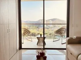 Loft de lujo con jacuzzi vista al mar y la sierra