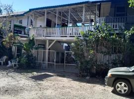 Garden Lodge Hotel, hotel em Placencia Village