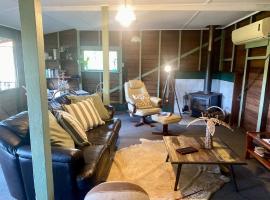 The Channon Vintage Farm Bales Retreat, ξενοδοχείο σε The Channon