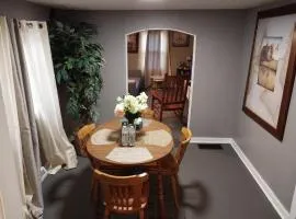 Cozy Stockbridge Home