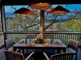 Marshfront Villa In The Trees - Near Beach & Bay, Hotel in Edisto Island