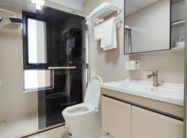 Locals-522, Hotel in Gongche