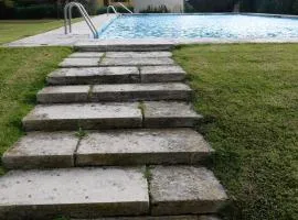 Apartamento en S'Agaró con piscina, terraza y se admiten mascotas, cerca del mar - ES-298-15