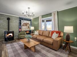 PlayDeck Cabin New River Gorge and Summersville Lake, hotel a Mount Nebo