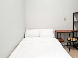 Athena Living near Alun Alun Wonogiri RedPartner, Hotel in Tempuran