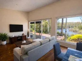 Zen Margaret River, River View Room - Japanese Deep Bath, Walk To Town - shared 3 bedroom Hosted House