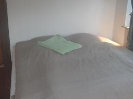 Strandhgårdens BBB rum 1, hotel a Oxie