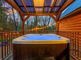 Private Luxury Cabin - Hot Tub - Pool Table - Ping Pong - Firepit - Loft