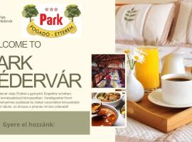 Park Hédervár, готель у місті Hédervár