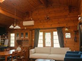 海まで車で3分!!木のぬくもりに癒されるログハウス,BBQ,サーフィン--Cute House Isumi--, ξενοδοχείο σε Chōjamachi