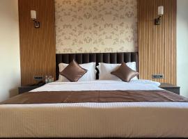 Hotel Sunshine，Surajpur Jikkla的飯店