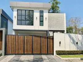 Vantara Villa with Travel Temple