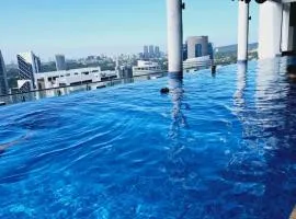 The Lux infinitum homestay by GS