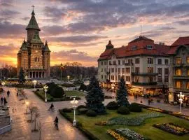 Crown Ultracentral - One Bedroom, Living & Full Kitchen