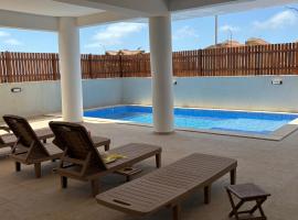 JoLi Beach Apartments with Shared Pool, khách sạn ở Santa Maria