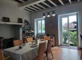 Grande Maison rénovée, 4 chambres, commerces à pied, extérieur, 8 personnes