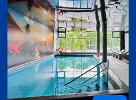 Hotel Business Faltom Gdynia, hotel amb aparcament a Rumia