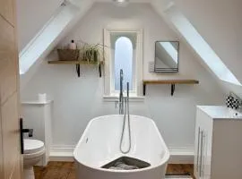 FRESH Flat in Leek, Staffordshire