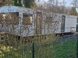 Caravane en pleine nature ferme proche de tout