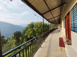 Divine Resort Barkot、Barkotのホテル