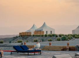The seven saints - luxury camp - lodges & tents - desert activities, chata v pr&iacute;rode v destin&aacute;cii El Karia