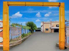 SPOT ON Hotel Royal Inn Bābupet Railroad Station, хотел в Chandrapur