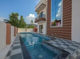 EMPYREAN STAY II MI CASA VILLA II 4BHK II PVT POOL Il AC