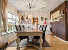 Den Gamle Apotekergaard, Hotel in Høng