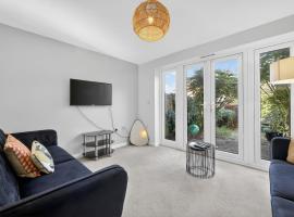 4BR Spacious Home in Newport, готель у місті Мегор