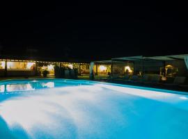 Monte Chalaça - Turismo Rural, hotel with pools in Ferreira do Alentejo