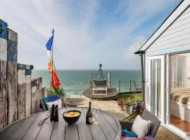 1 Bed in Whitsand Bay 74824