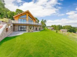 3 Bed in Llandyssil 88641