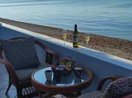 코린토스에 위치한 호텔 On The Waves Suites