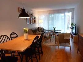 Lake Zurich Region I Family and Business I Garden I Parking