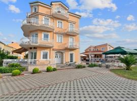 Family-friendly apartments with swimming pool Kraj, Pasman - 334, hotel i Kraj