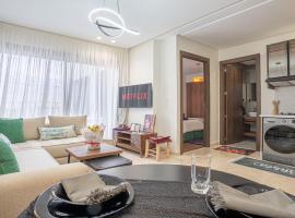 New Central Apartment in Oasis - Parking and Wifi, hotel a LʼOasis