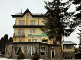 Готель Яблуниця