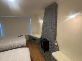 Newbridge Lodge Guest House, hotel Feevaghmore-ban