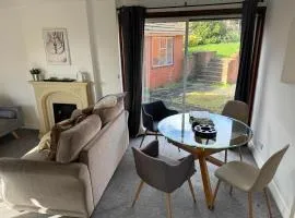 Large 4 Bed with Parking