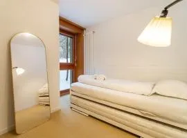 Alpine Panorama Spacious Mountain Retreat