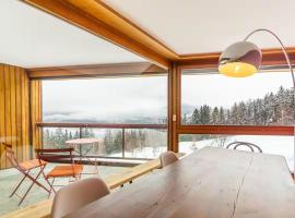 Alpine Panorama Spacious Mountain Retreat, hotel a Crans-Montana