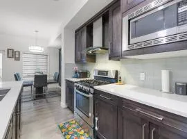 Modern 3BR Home Edmonton Near by Airport