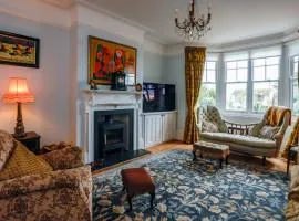 Detached Edwardian Villa with Garden and Parking