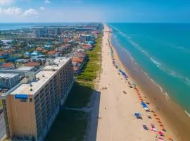 Penthouse Beachfront Views Renovated condo